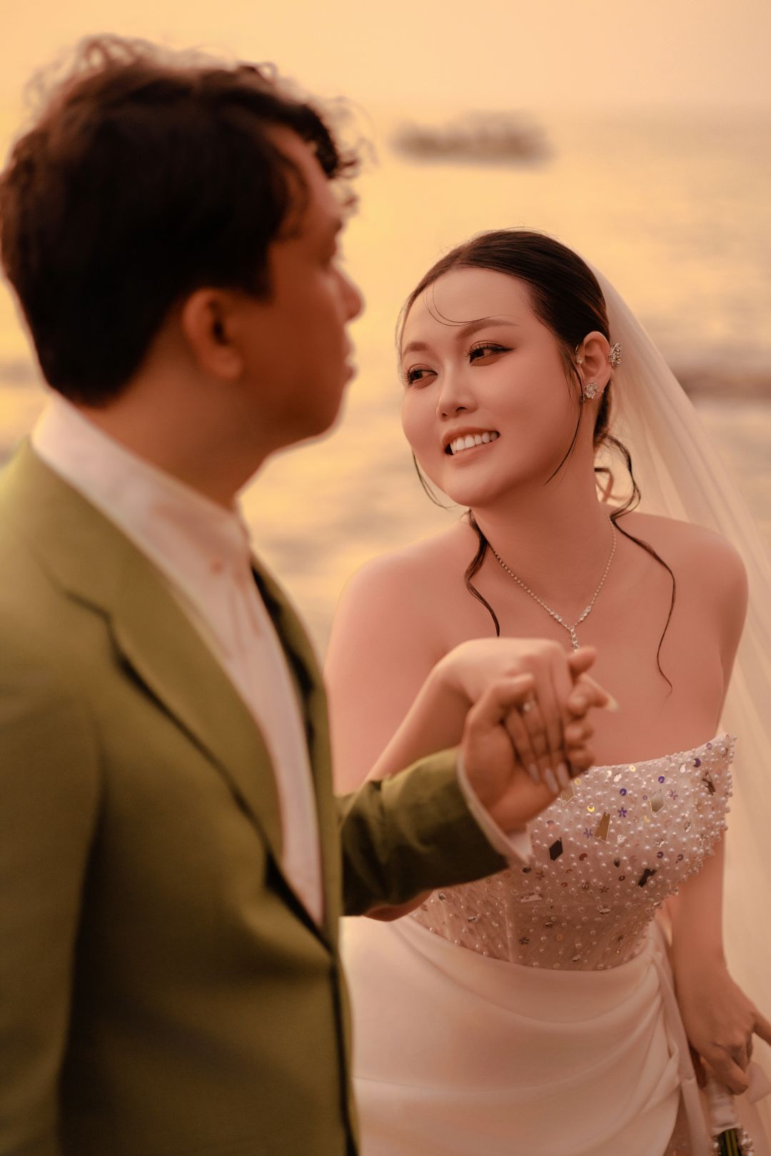 Khoảnh khắc 8